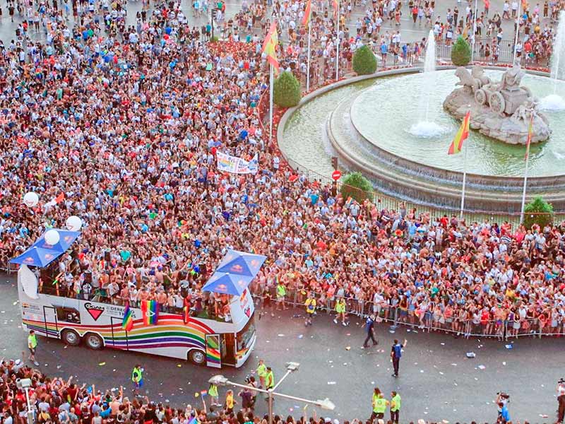 carrozas para el Orgullo Madrid