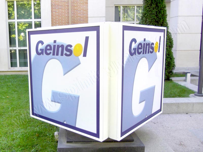Totems publicitarios