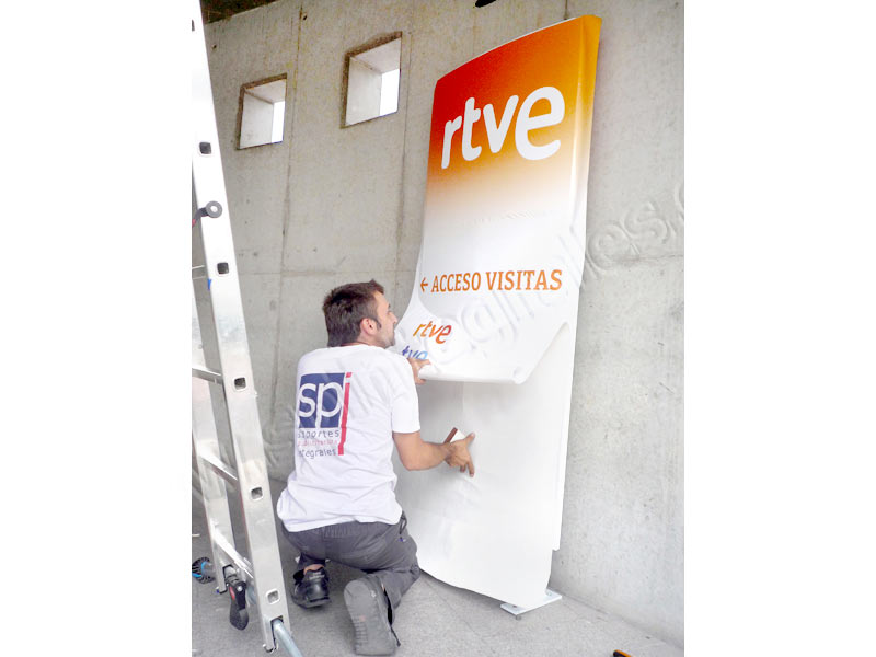 instalación de rótulos publicitarios