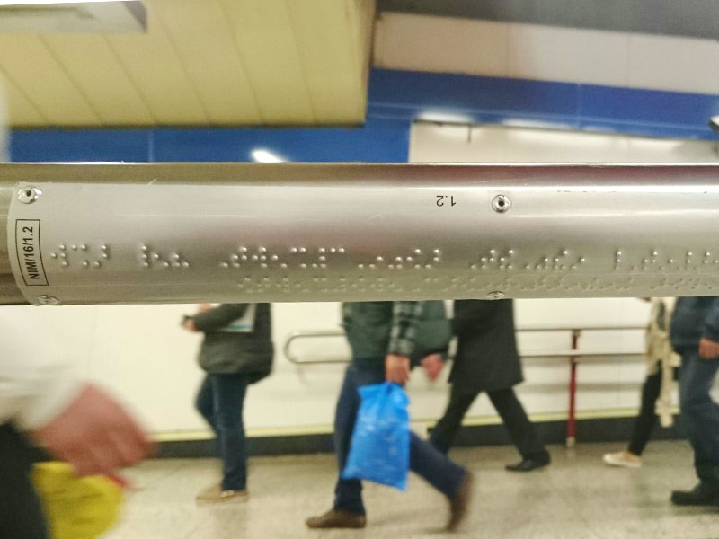 carteles en braille
