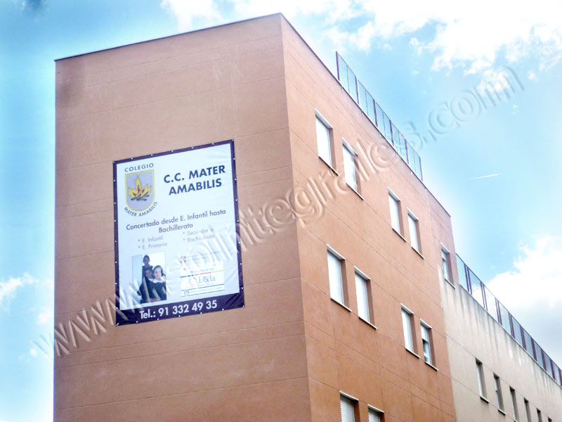instalación de carteles en edificios