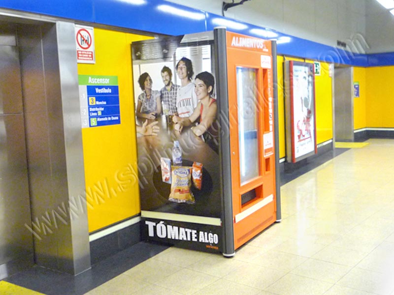 Publicidad y rotulación de mobiliario urbano para publicidad