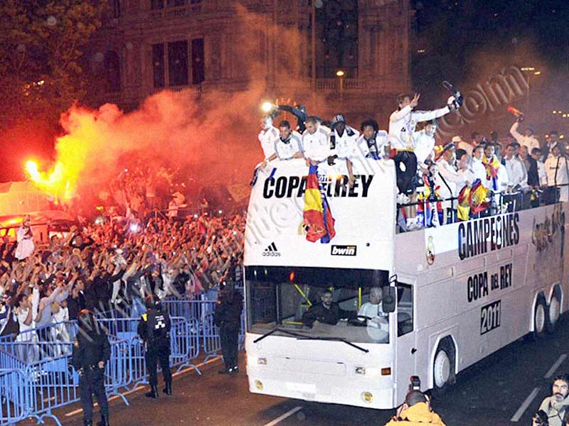 rotulación de autobús del Real Madrid Copa del Rey