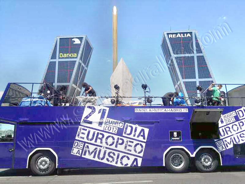 roadshow musical en autobús rotulado