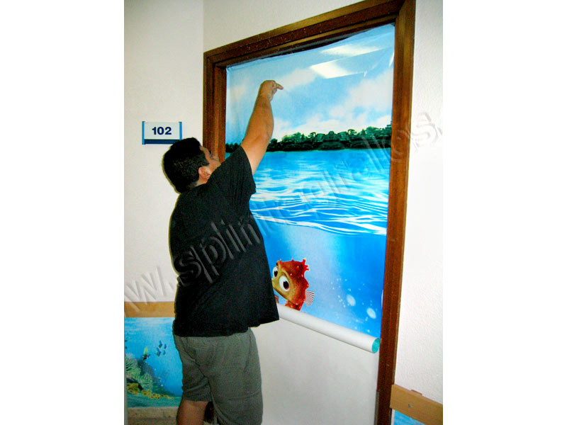Impresión e instalación de vinilos para puertas